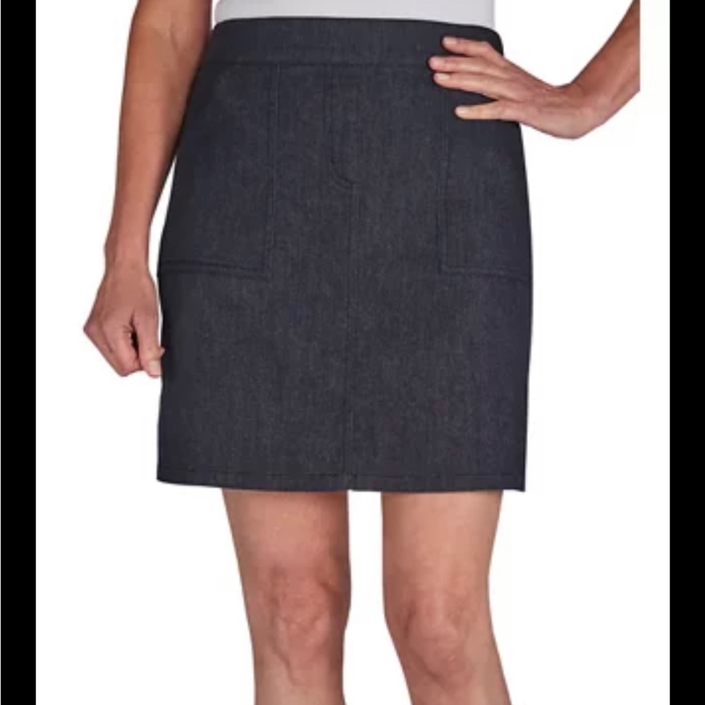 Black denim skort 20W, great condition